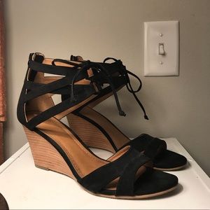 Wedged sandals